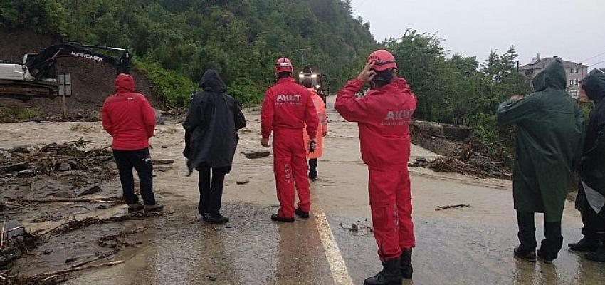 AKUT Karadeniz Seller Basın Açıklaması: AKUT, geri dönen Karadeniz sel felaketinde 79 insanı kurtardı
