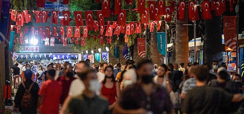 90. yılında 99 yıllık kurtuluş öyküsü  İzmir, yeni yaşını fuarda kutladı