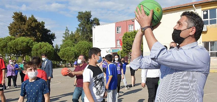Fatih İlkokulu’nda Başkan Serkan Acar ve Öğrencilerden Renkli buluşma