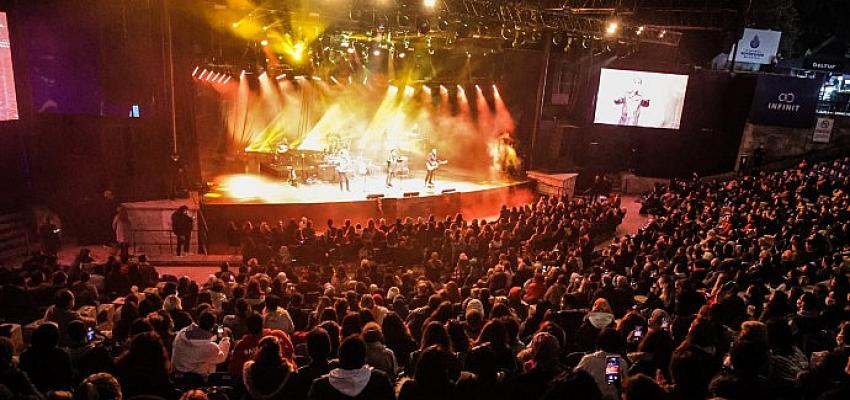 Infinit Harbiye Açıkhava Konserleri’nde 4 gün 4 dev konser 8000 seyirci