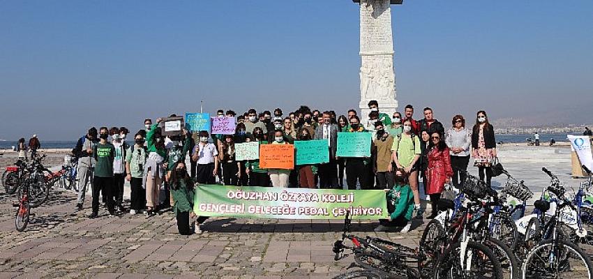 Oğuzhan Özkaya Karabağlar Fen Lisesi Öğrencilerinin Hazırladığı “Geleceğe Pedal Çevir” Çevre Projesi Bisiklet Etkinliği Yapıldı
