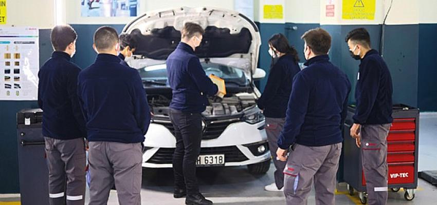 Bosch Car Service’ten 100. yılında TEV iş birliği ile 100 öğrenciye burs
