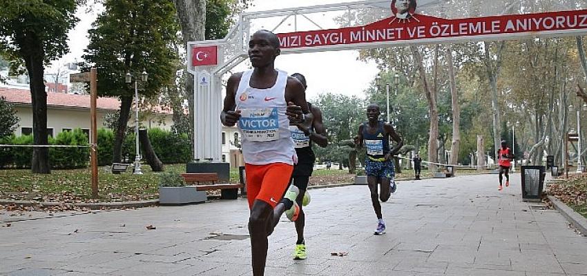 NN Koşu Takımı Sporcusu Victor Kiplangat İstanbul Maratonu’nun şampiyonu oldu