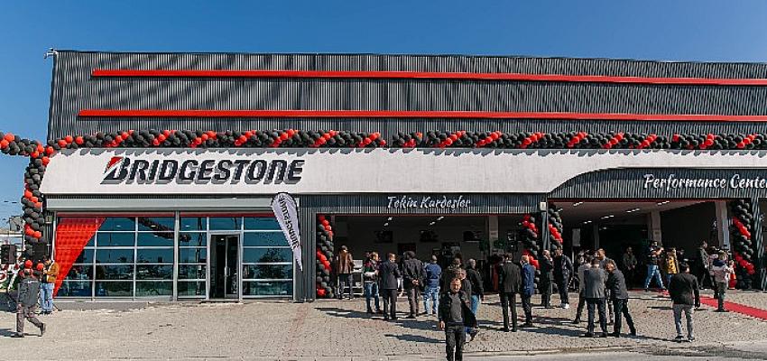 Türkiye’de ilk: Bridgestone’un ayrıcalıklı hizmet konseptli mağazası Performance Center açıldı