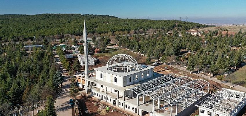 Büyükşehir Asri Mezarlıkta Cami yapımına devam ediyor