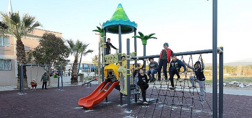 Gaziemir’in parkları yenileniyor