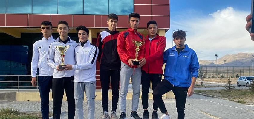 Genç Atletlerimiz Türkiye Finallerine Gidiyor
