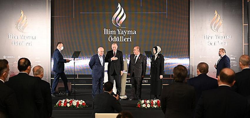Türkiye’nin İlim Yayma Ödülleri İkinci Kez Sahiplerini Buldu