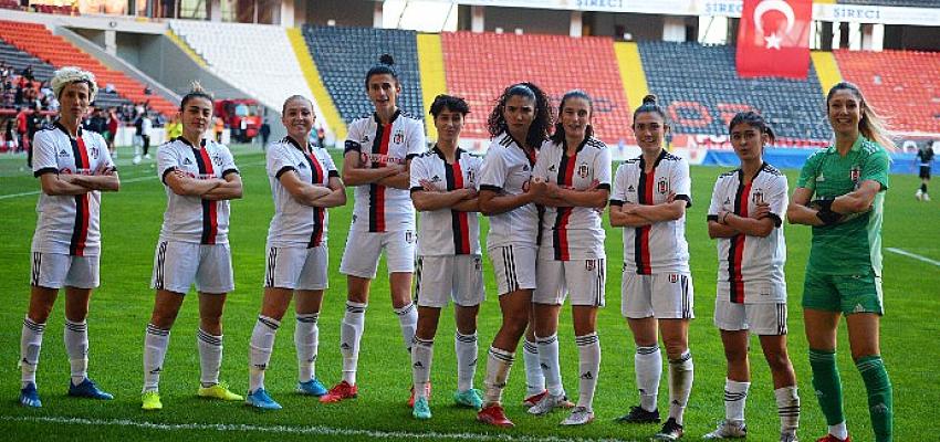 Vodafone’dan Beşiktaş Kadın Futbol Takımı’na Destek Mesajı
