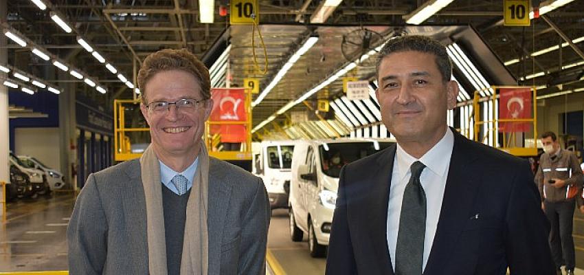 AB Türkiye Delegasyonu Başkanı Ford Otosan’ın Gölcük Fabrikası’nı ziyaret etti