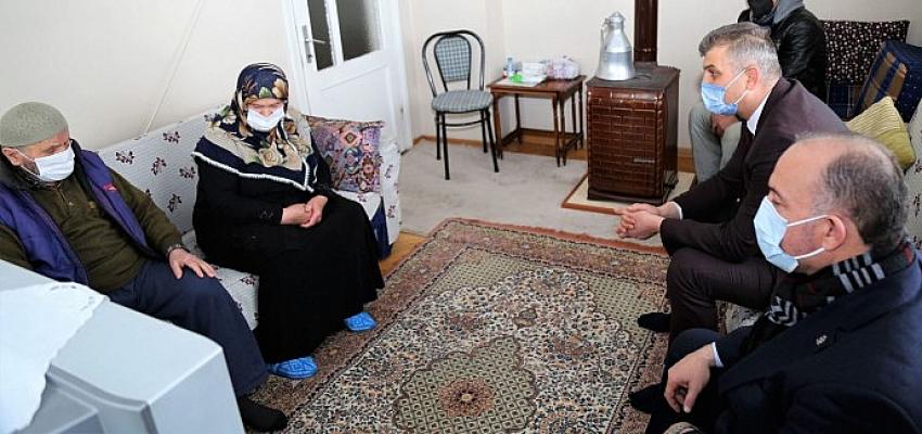 Başkan Sezer, Şehit Ailelerini Yalnız Bırakmıyor