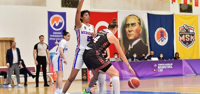 Büyükşehir Msk Kadın Basketbol Takımı, Çeşme’yi 93-48 Yendi