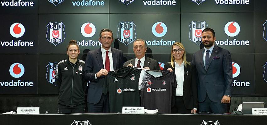 Vodafone, Beşiktaş Kadın Futbol Takımı Sponsorluğunu Bir Yıl Daha Uzattı