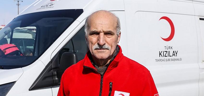 63 Yaşındaki Kızılay Gönüllüsü Kar Nöbeti İçin Tekirdağ’dan İstanbul’a Yardıma Koştu