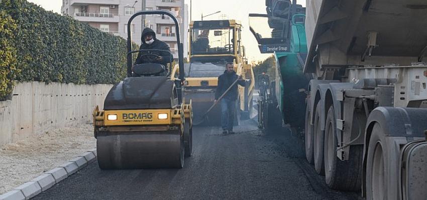 Başkan Özyiğit “Yıl sonuna kadar 25 bin ton asfalt serimi yapacağız”