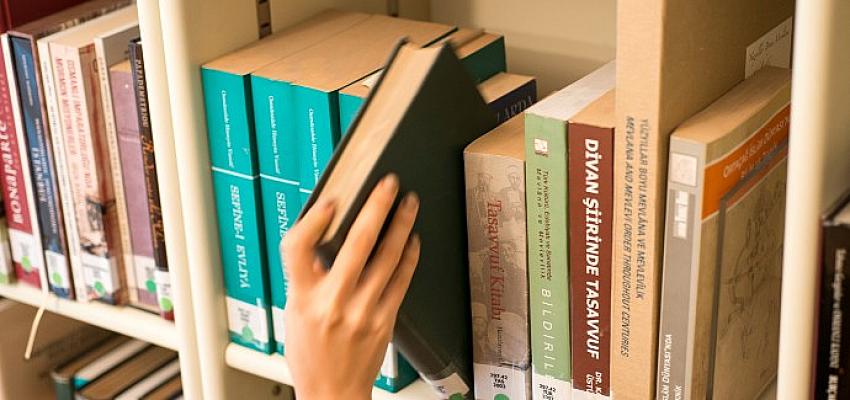 Çevrimiçi Etkinlik: “Evde Kitaplık Düzenleme Atölyesi”