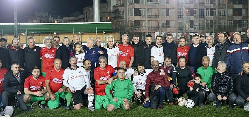 Futbolun Efsaneleri Karşıyaka’da Sahaya Çıktı