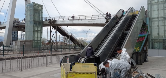 Adnan Menderes Köprüsünde yürüyen merdivenler bakıma alındı