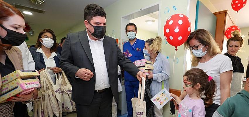 Başkan Kılıç’tan hastanedeki çocuklara 23 Nisan sürprizi