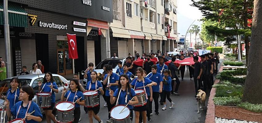 19 Mayıs Atatürk’ü Anma, Gençlik ve Spor Bayramı Kemer’de Coşkuyla Kutlandı