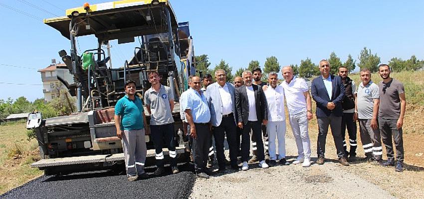 Büyükşehir Manavgat Sülek’e sıcak asfalt yapıyor