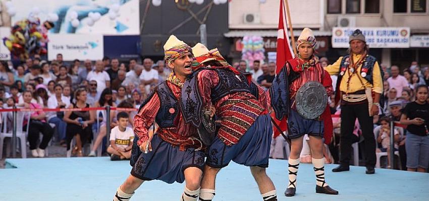 86.Bergama Kermes Festivali 2. günü dolu dizgin geçti