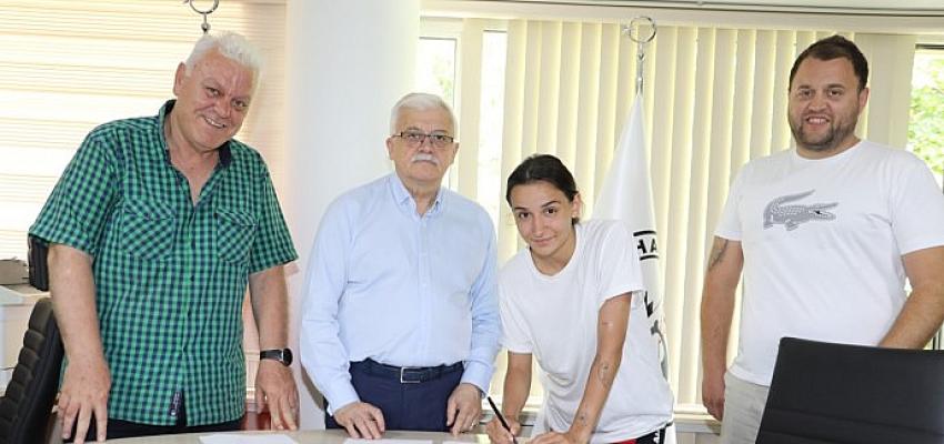 Burhaniye Belediyespor Kadın Basketbol Takımı Transferlere Başladı