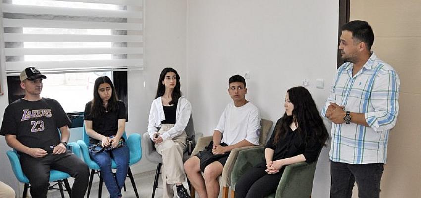 Çukurova Belediyesi Sınav Kaygılarını Dağıtıyor