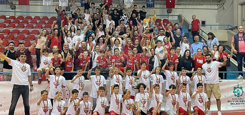 Gölcük Belediyespor U-10 Basketbol Takımı Kocaeli Şampiyonu