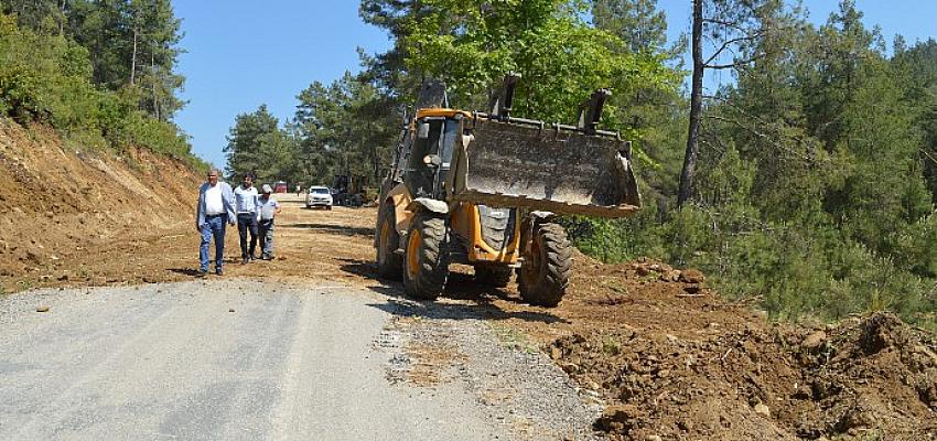 Manavgat Çavuşköy grup yolunda asfalt hazırlığı