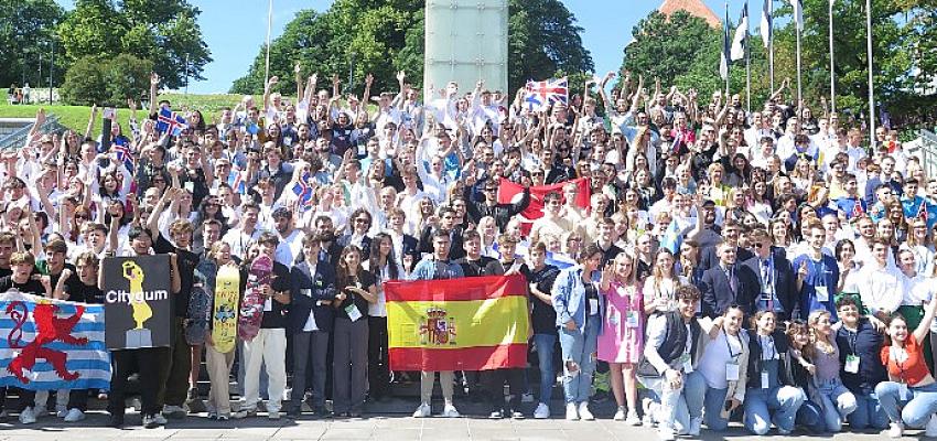 Bilfen Lisesi Öğrencileri, Türkiye’yi Estonya’da yapılan Avrupa’nın En Büyük Girişimcilik Festivali’nde temsil etti