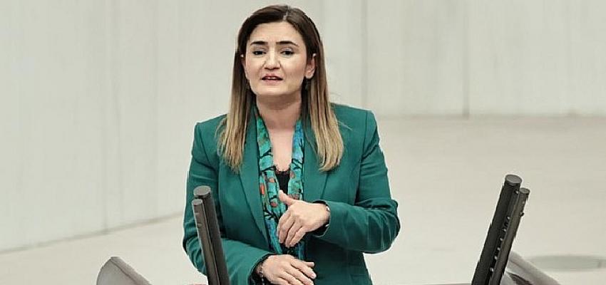 CHP İzmir Milletvekili Av. Sevda Erdan Kılıç: “Karşıyaka Atakent Anadolu Lisesi fetva ile mi bilimsel verilerle mi yıkılıyor?”