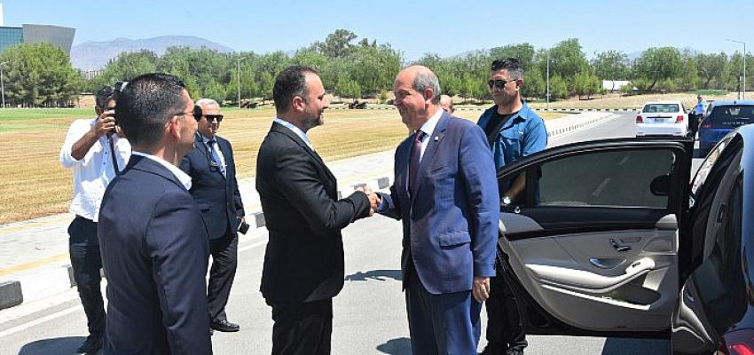 Cumhurbaşkanı Ersin Tatar, KKTC’nin yerli otomobili GÜNSEL’i ziyaret etti