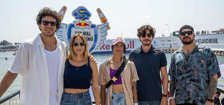 Red Bull Uçuş Günü’nde ünlü geçidi
