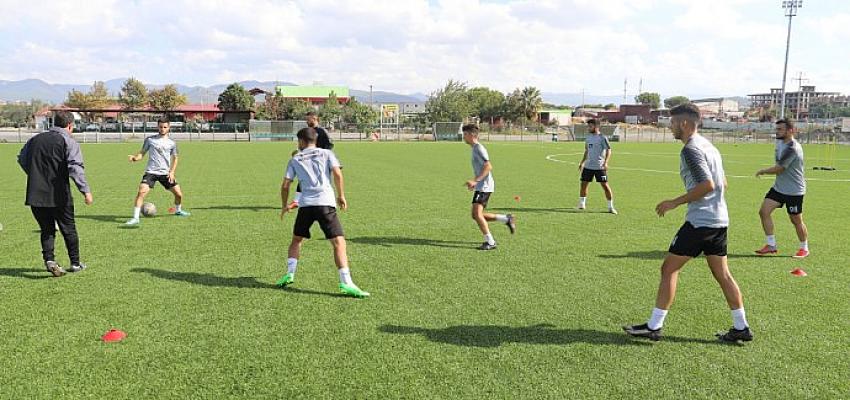 Burhaniye Belediyespor Sezonun İlk Maçına Hazır