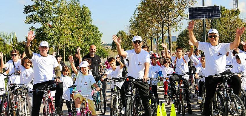 Gelenekselleşen 2.nci yetev bisiklet günü etkinliğinde öğrenci öğretmenler ve veliler tek yürek oldu