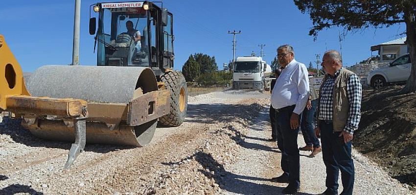 Antalya Büyükşehir Yeleme Mahallesi’nin  18 yıllık yol hasretini sona erdiriyor
