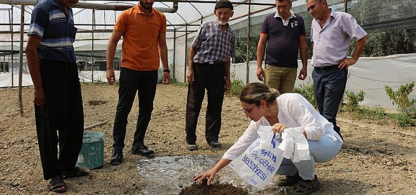 Antalya Büyükşehir’den Serikli çiftçilere toprak analizi desteği
