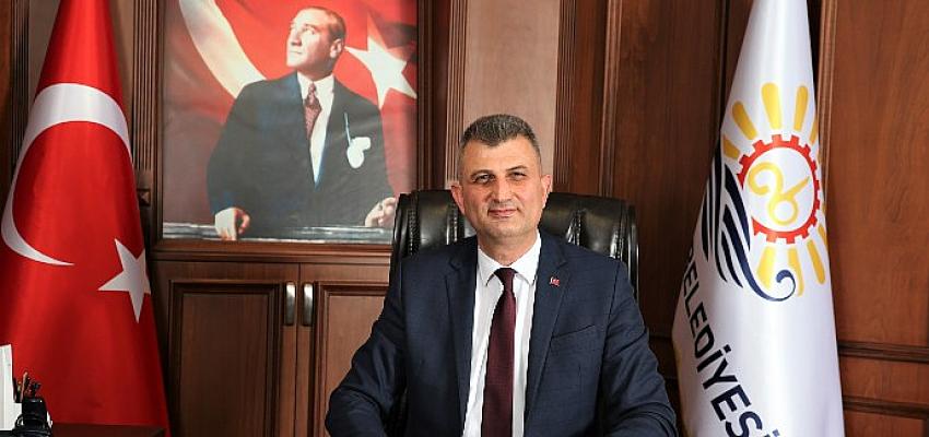 Gölcük Belediye Başkanı Ali Yıldırım Sezer, 29 Ekim Cumhuriyet Bayramımız Kutlu Olsun