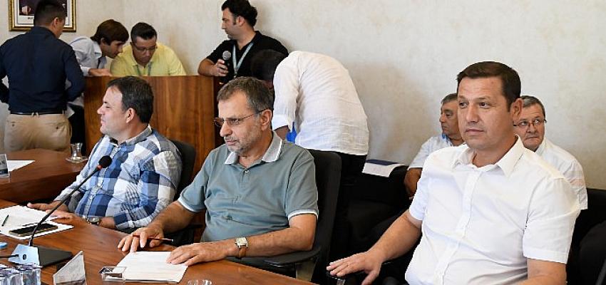 Kemer Belediyesi Ekim ayı meclis toplantısı Kemer Belediye Başkanı Necati Topaloğlu başkanlığında gerçekleştirildi