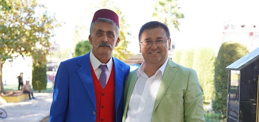Türkiye’de İlk ve Tek Turhan Selçuk Karikatürlü Park Açıldı