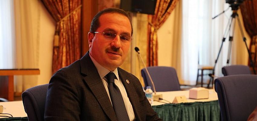 Ak Parti İzmir Milletvekili Yaşar Kırkpınar: Muhalefeti Sagra Hastanesi İle Eleştirdi