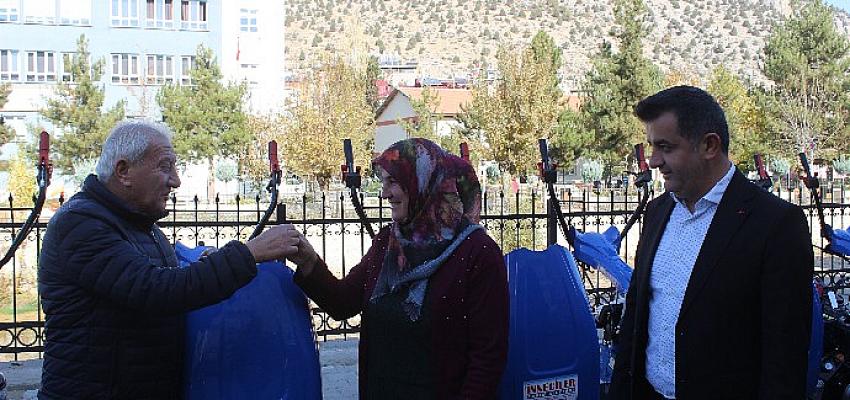 Bozkır Belediyesi 41 Üreticiye yüzde 80 Hibeli Çapa Motoru Desteği Sağladı