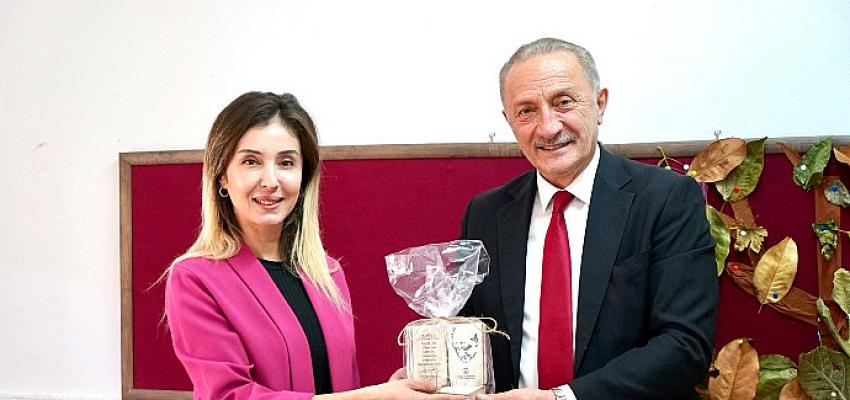 Didim Belediye Başkanı Ahmet Deniz Atabay’dan Öğretmenlere Hediye