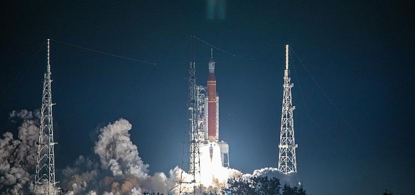 Uzay Fırlatma Sistemi’nin Boeing tarafından geliştirilen alt çekirdek kademesi, NASA’nın ilk Artemis Ay görevine güç veriyor