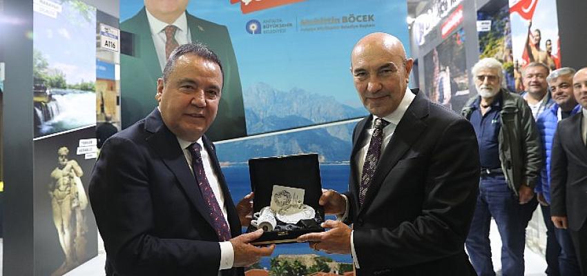Antalya Büyükşehir Belediye Başkanı Muhittin Böcek İzmir Turizm Fuarı’nın onur konuğu