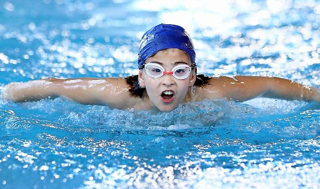 'İzmir Kulüpler Arası Yüzme Yarışları' Aliağa Gençlik Merkezi'nde Yapıldı