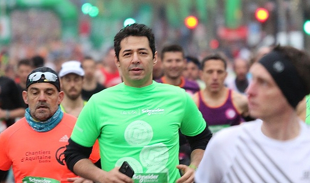 Mert Fırat, Schneider Electric Paris Maratonu'nda Depremzedeler için Koştu