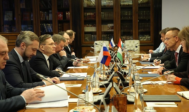Rosatom Genel Müdürü Likhachev, Macaristan Dışişleri ve Dış Ticaret Bakanı Péter Szijjártó ile görüştü