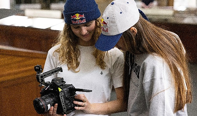 Canon kameraları, Red Bull'un 'Müzede Kaykay Özel Gösterisi'ni ölümsüzleştirdi